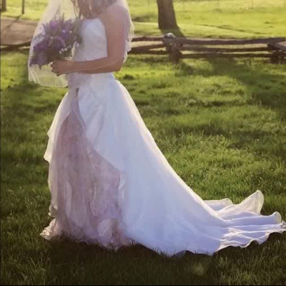 David’s bridal gown - Picture 2 of 4